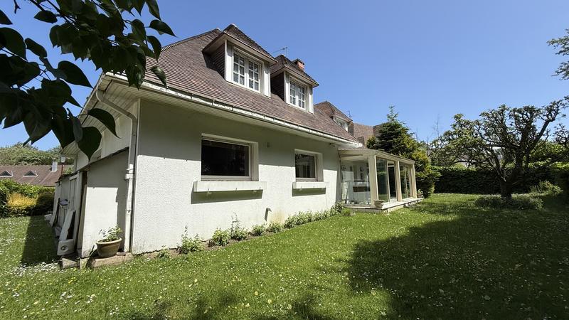 Maison - 224 m² - 7 pièces