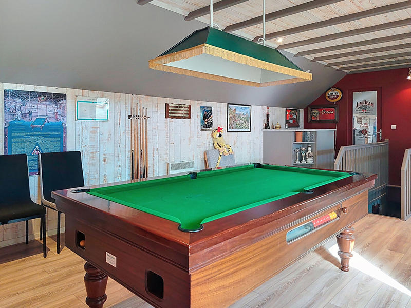 Maison - 216 m² - 7 pièces