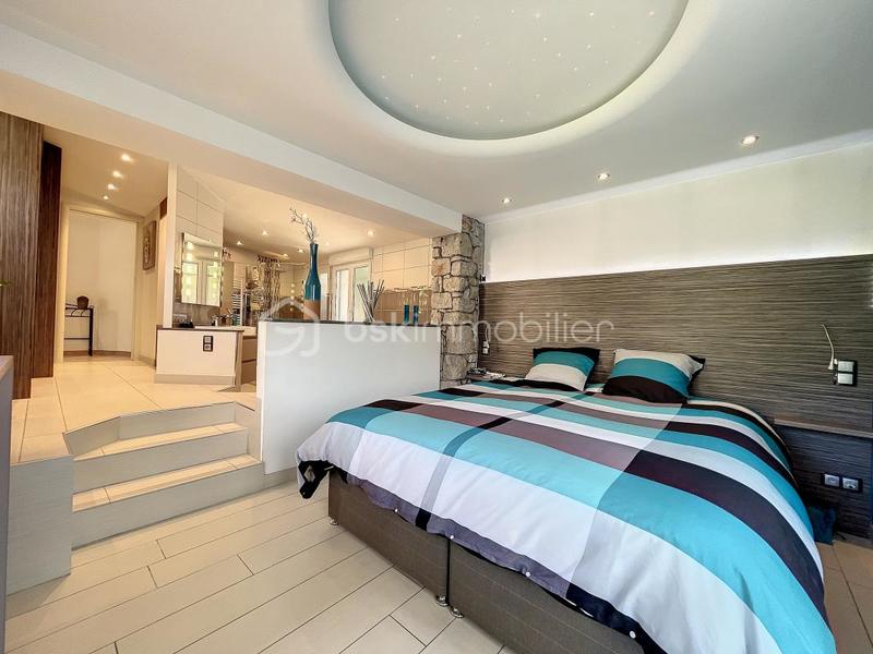 Villa - 327 m² - 14 pièces