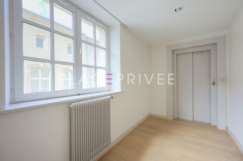 Immeuble - 17 pièces