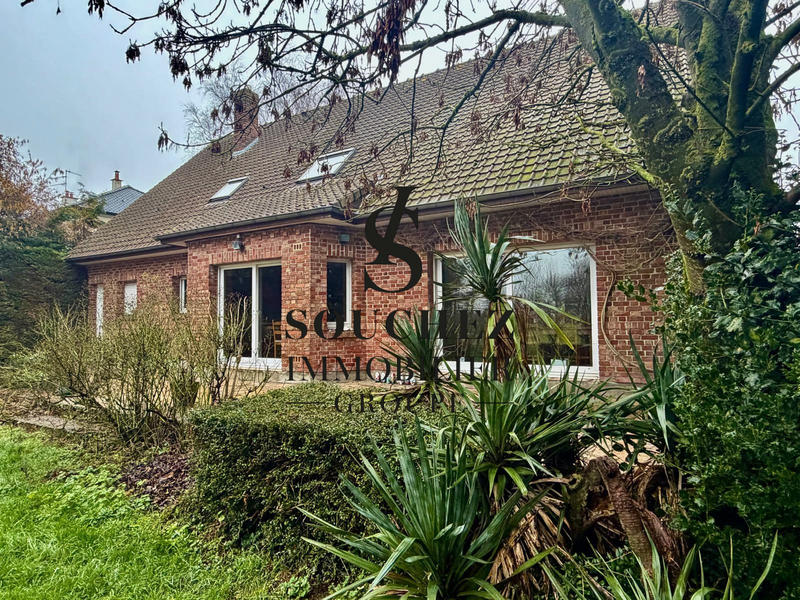 Maison - 209 m² - 9 pièces