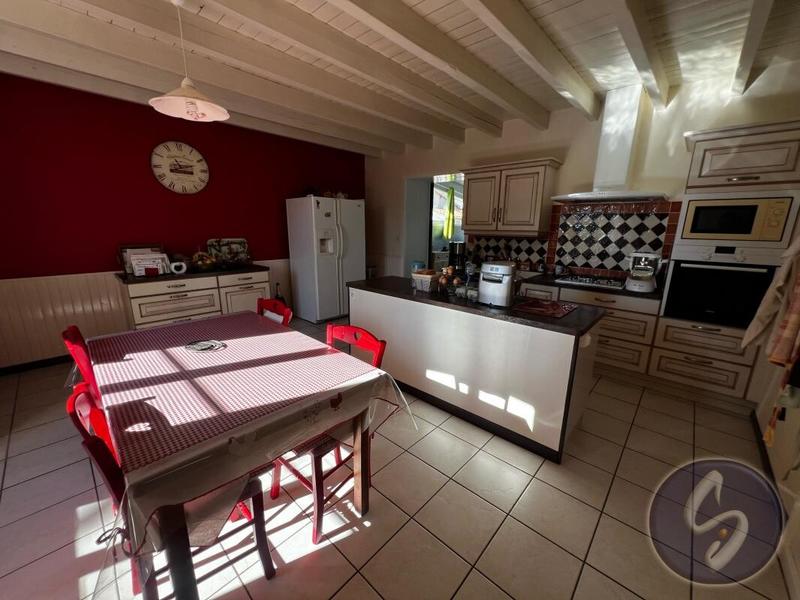 Maison - 167 m² - 7 pièces