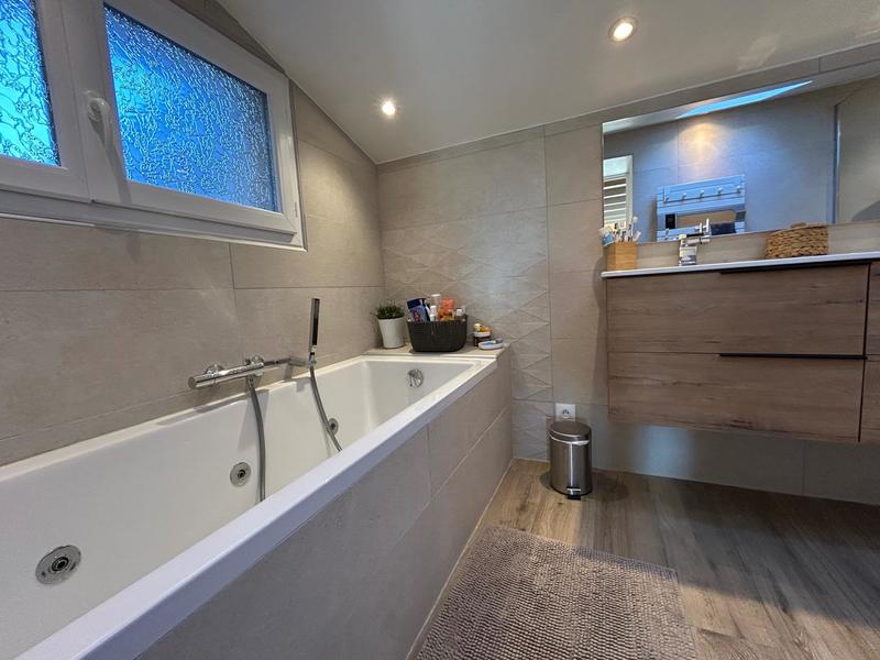 Maison - 150 m² - 10 pièces