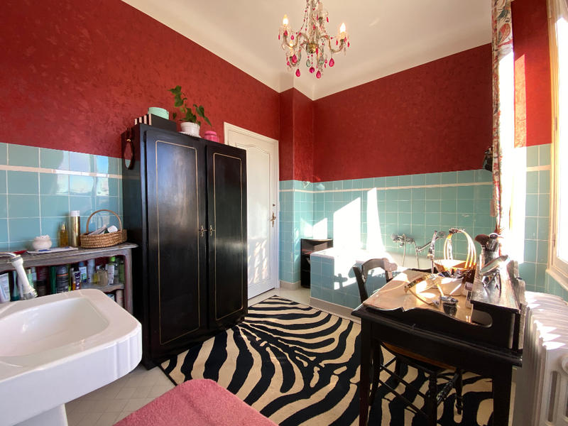 Maison - 210 m² - 7 pièces