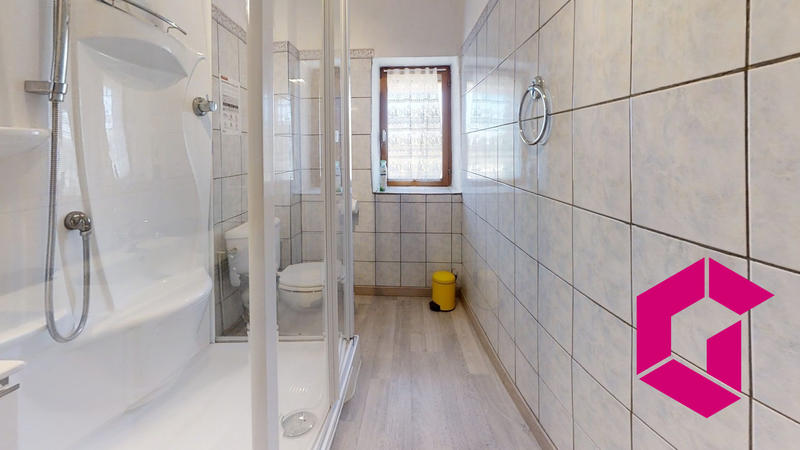 Maison - 350 m² - 8 pièces