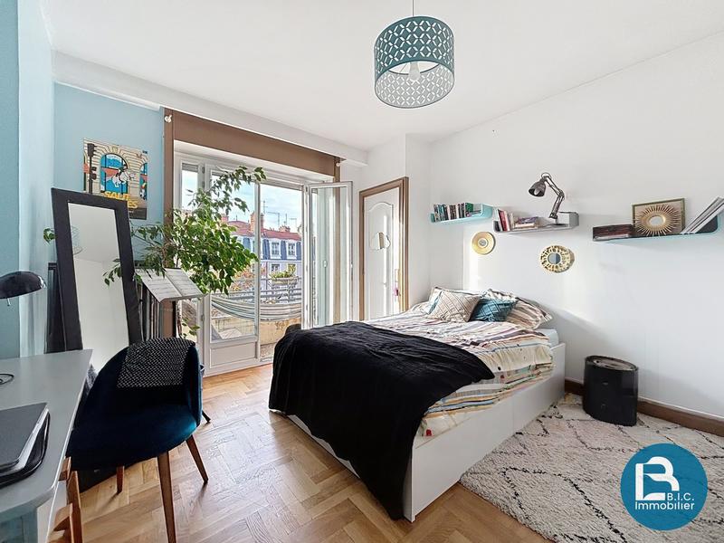 Appartement - 120 m² - 5 pièces