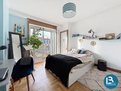 Appartement - 120 m² - 5 pièces