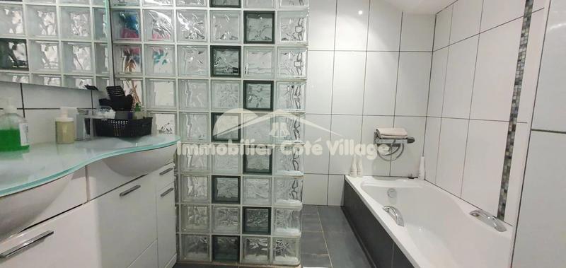 Appartement - 100 m² - 5 pièces