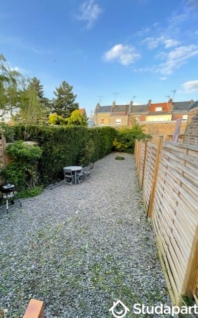 Chambre - 9 m² - 1 pièce