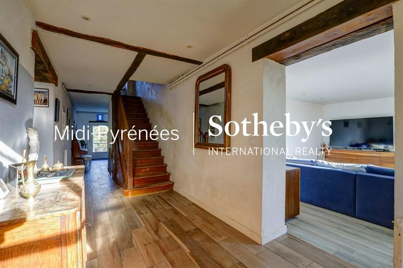 Maison - 356 m² - 10 pièces