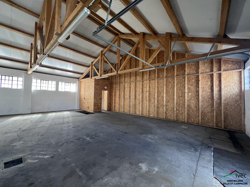 Entrepôt - 120 m²