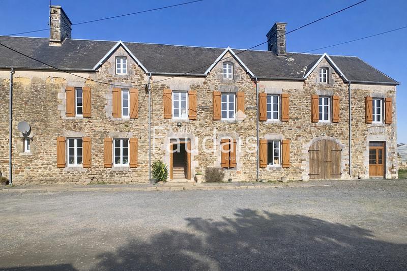 Maison - 230 m² - 11 pièces