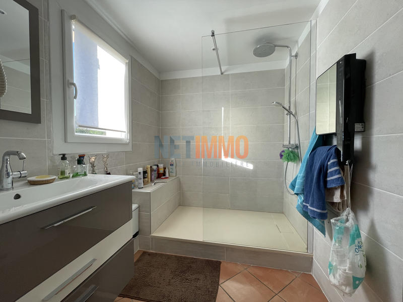 Villa - 200 m² - 9 pièces