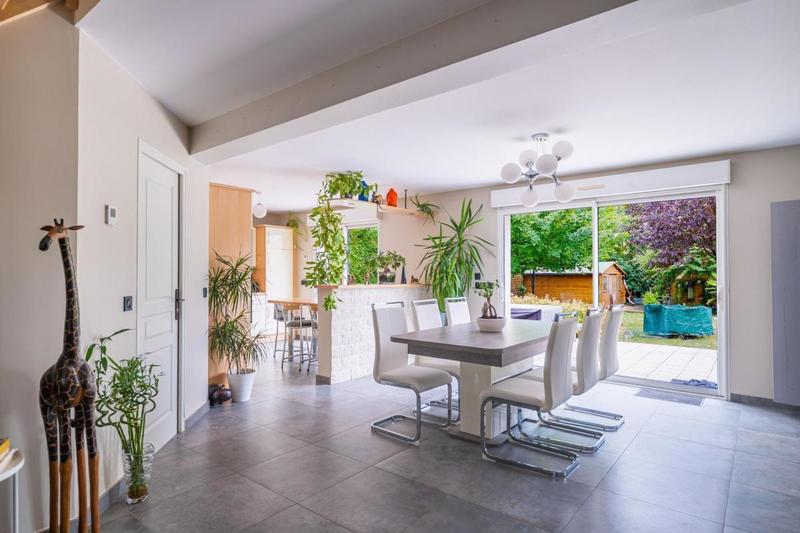 Maison traditionnelle - 153 m² - 6 pièces