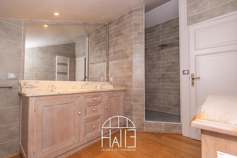 Mas - 445 m² - 10 pièces