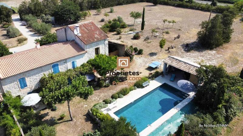 Mas - 218 m² - 6 pièces