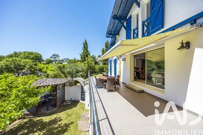 Maison - 203 m² - 6 pièces