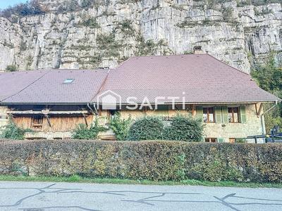 Maison - 388 m² - 10 pièces