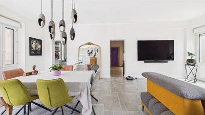 Maison - 236 m² - 7 pièces