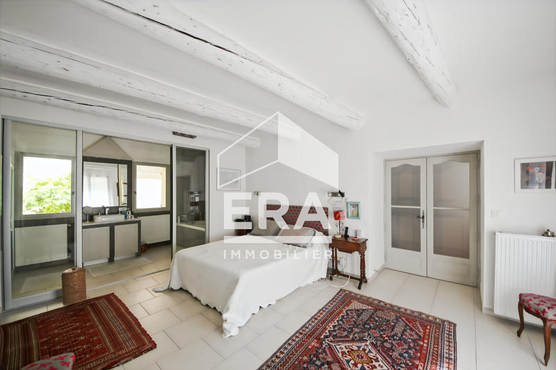 Maison - 220 m² - 8 pièces