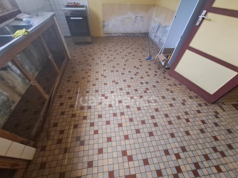 Maison - 338 m² - 8 pièces