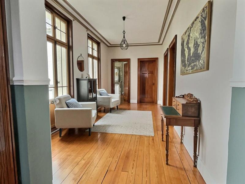 Propriété - 425 m² - 13 pièces