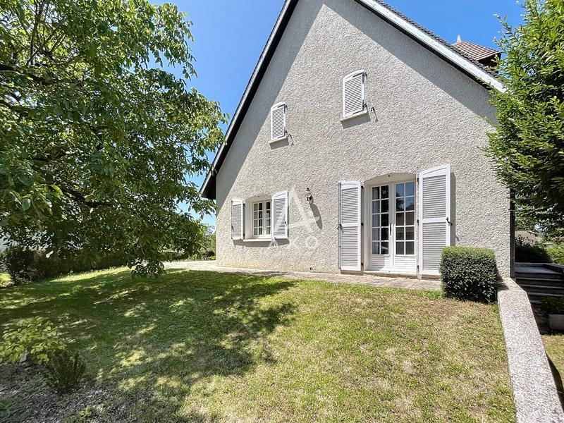 Maison - 166 m² - 6 pièces