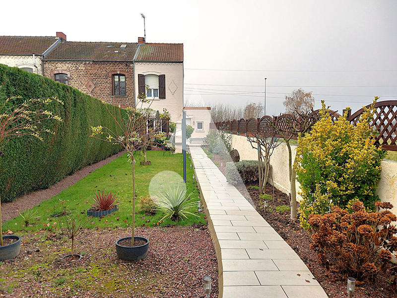 Maison - 94 m² - 6 pièces