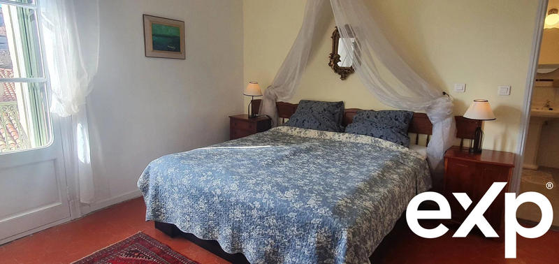 Maison - 430 m² - 18 pièces