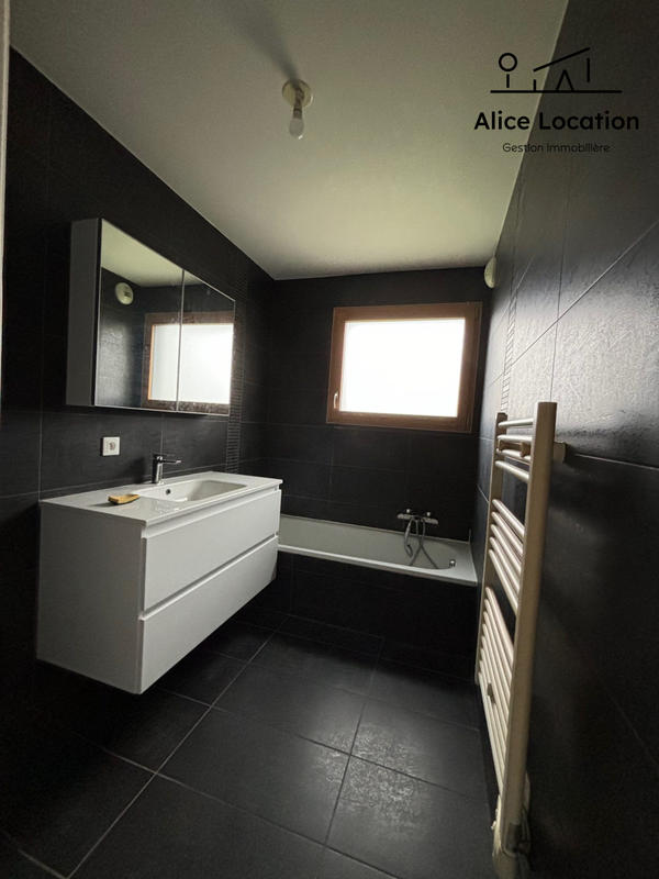 Appartement - 85 m² - 4 pièces