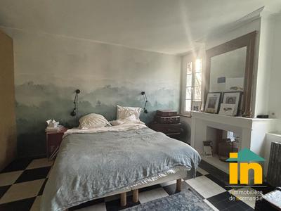 Maison de ville - 215 m² - 7 pièces