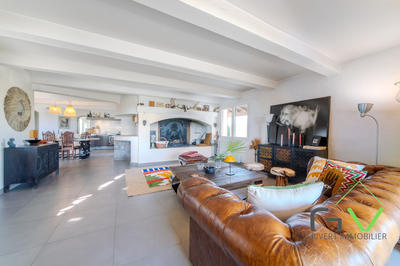 Mas - 218 m² - 7 pièces