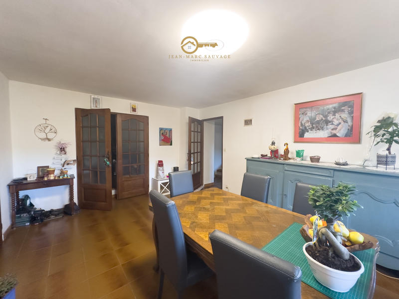 Propriété - 231 m² - 14 pièces