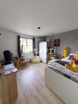 Maison - 95 m² - 4 pièces