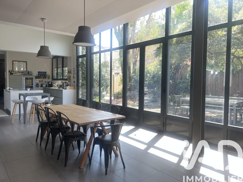 Maison - 225 m² - 7 pièces