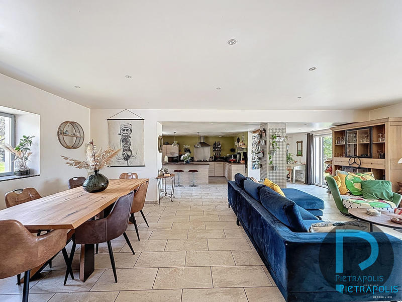 Maison - 187 m² - 8 pièces