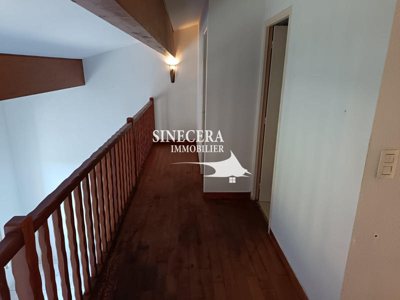 Maison - 250 m² - 8 pièces