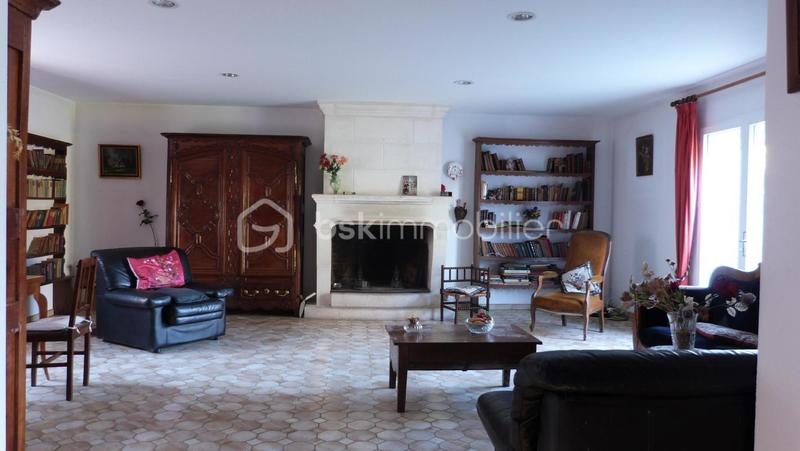 Maison en pierre - 261 m² - 8 pièces