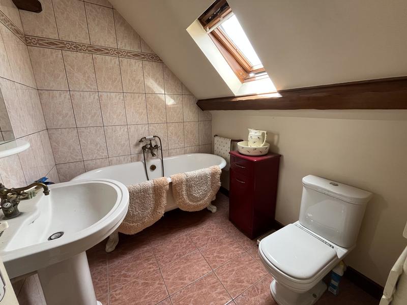 Maison - 255 m² - 9 pièces