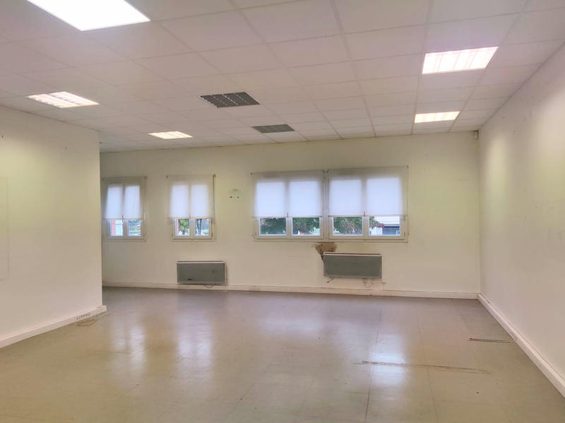 Local d'activités - 322 m²