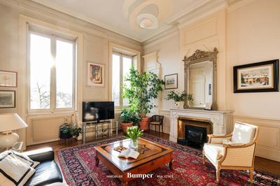 Appartement - 179 m² - 6 pièces