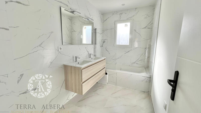 Maison - 101 m² - 4 pièces