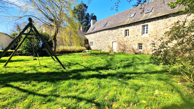 Demeure - 256 m² - 13 pièces