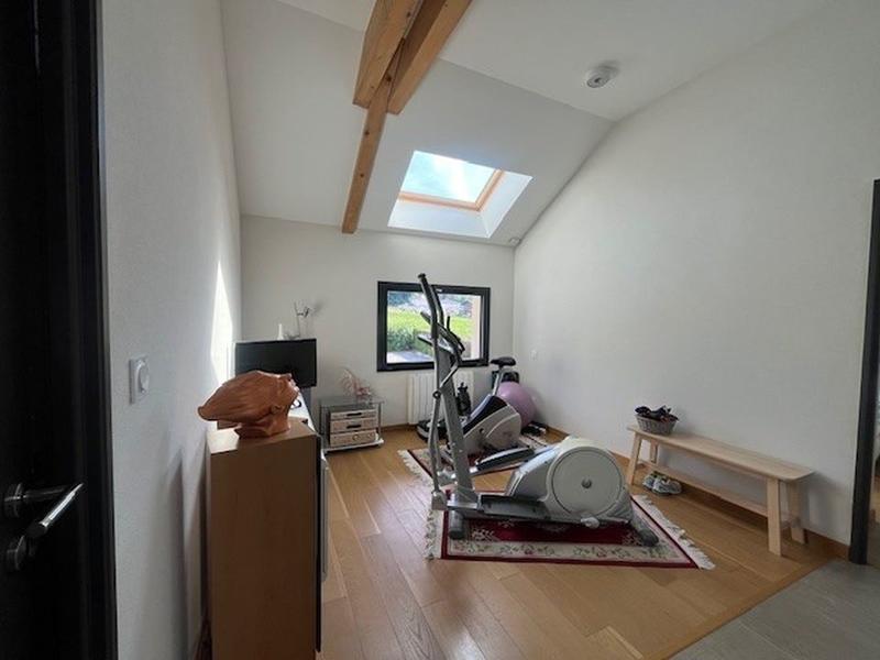 Maison - 254 m² - 9 pièces