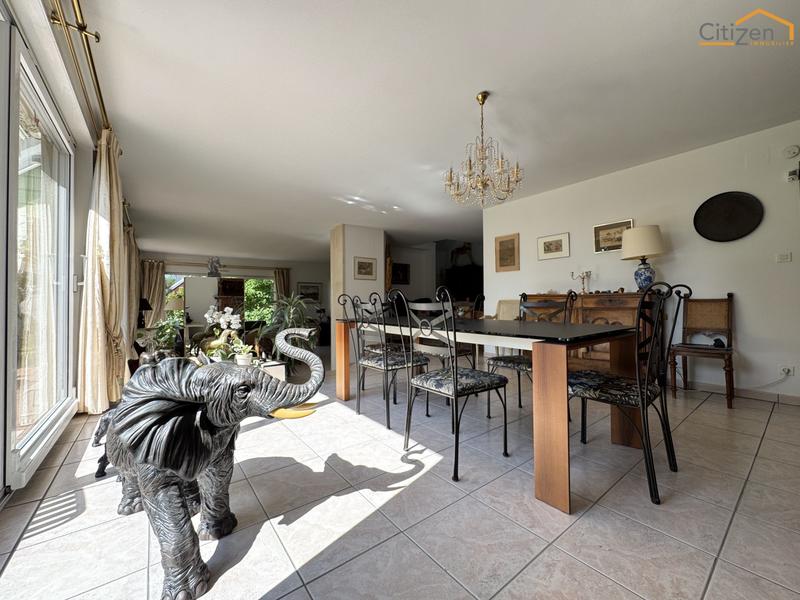 Maison contemporaine - 209 m² - 6 pièces