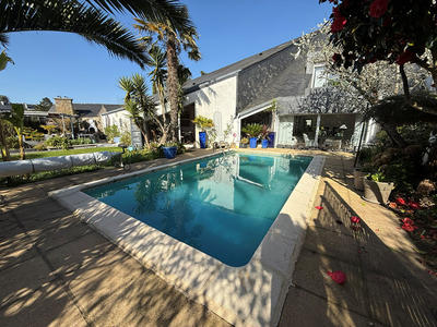 Maison - 187 m² - 6 pièces