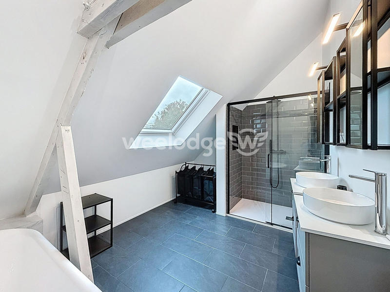 Maison traditionnelle - 138 m² - 6 pièces