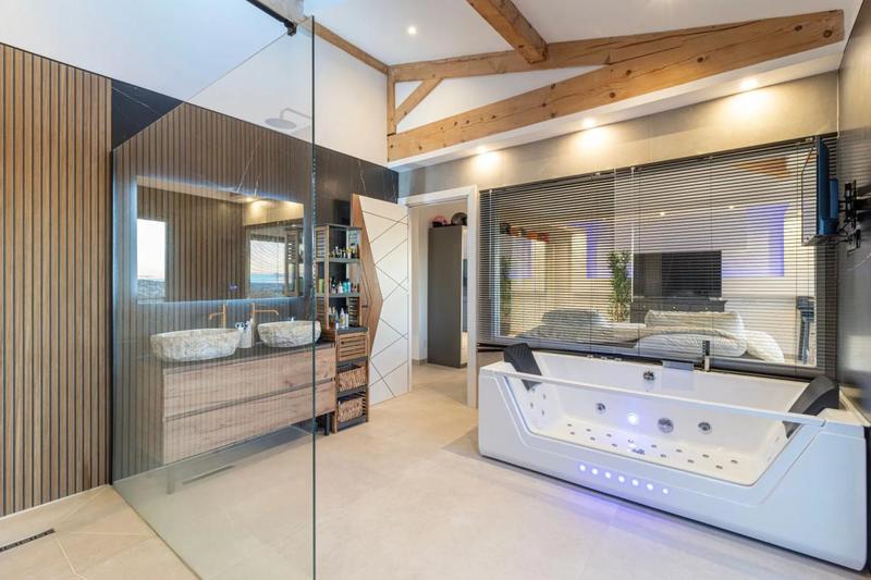 Villa - 225 m² - 7 pièces