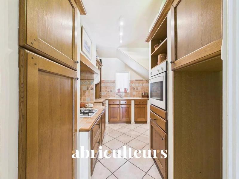 Maison - 94 m² - 5 pièces