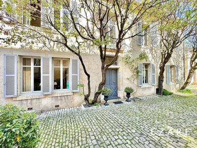 Maison - 380 m² - 11 pièces